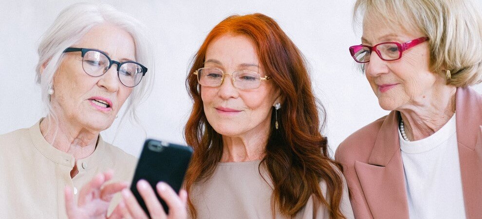 4 Ways Older People Can Use Voice Technology